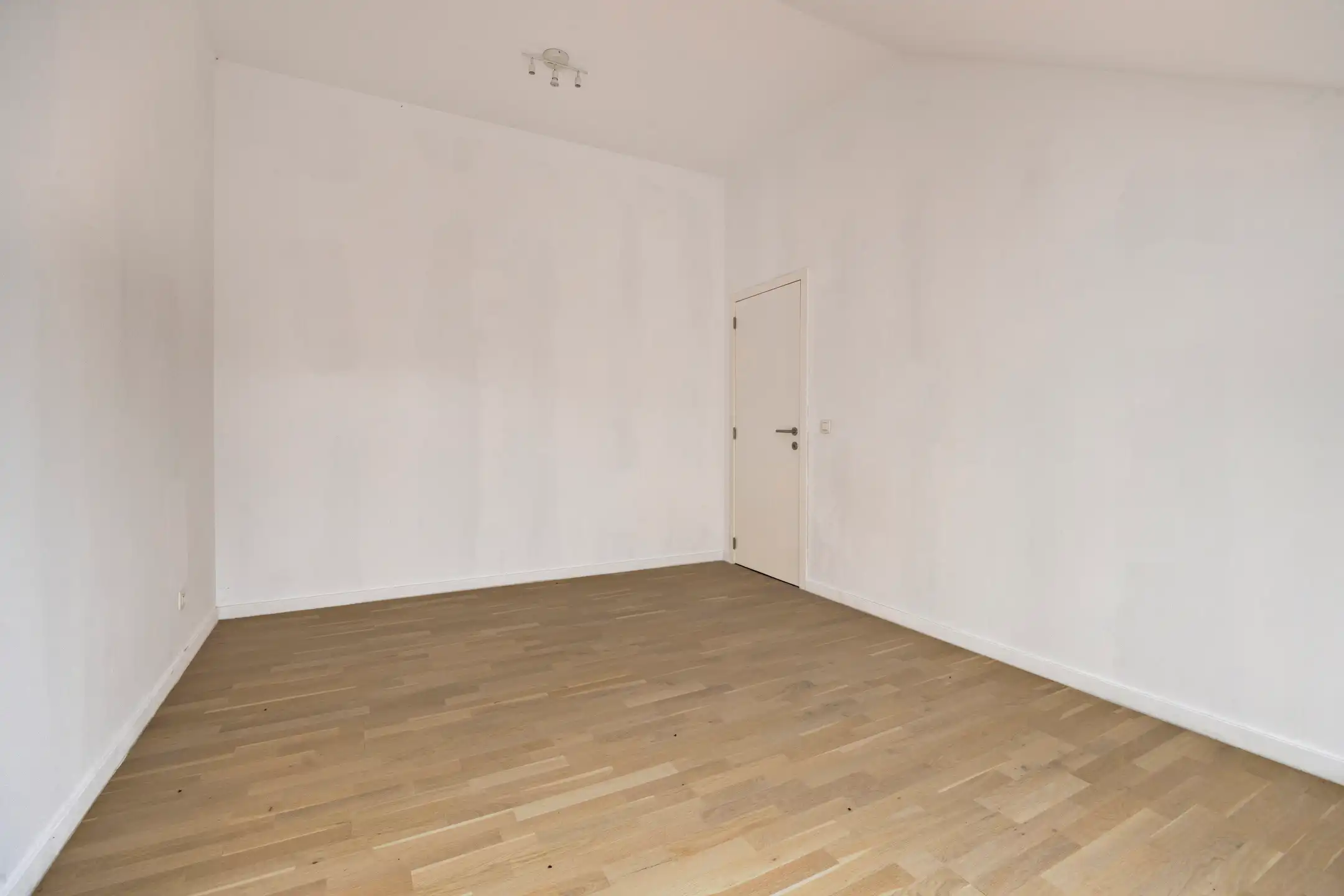 Gerenoveerde penthouse met 2 slaapkamers te centrum Tienen foto 11