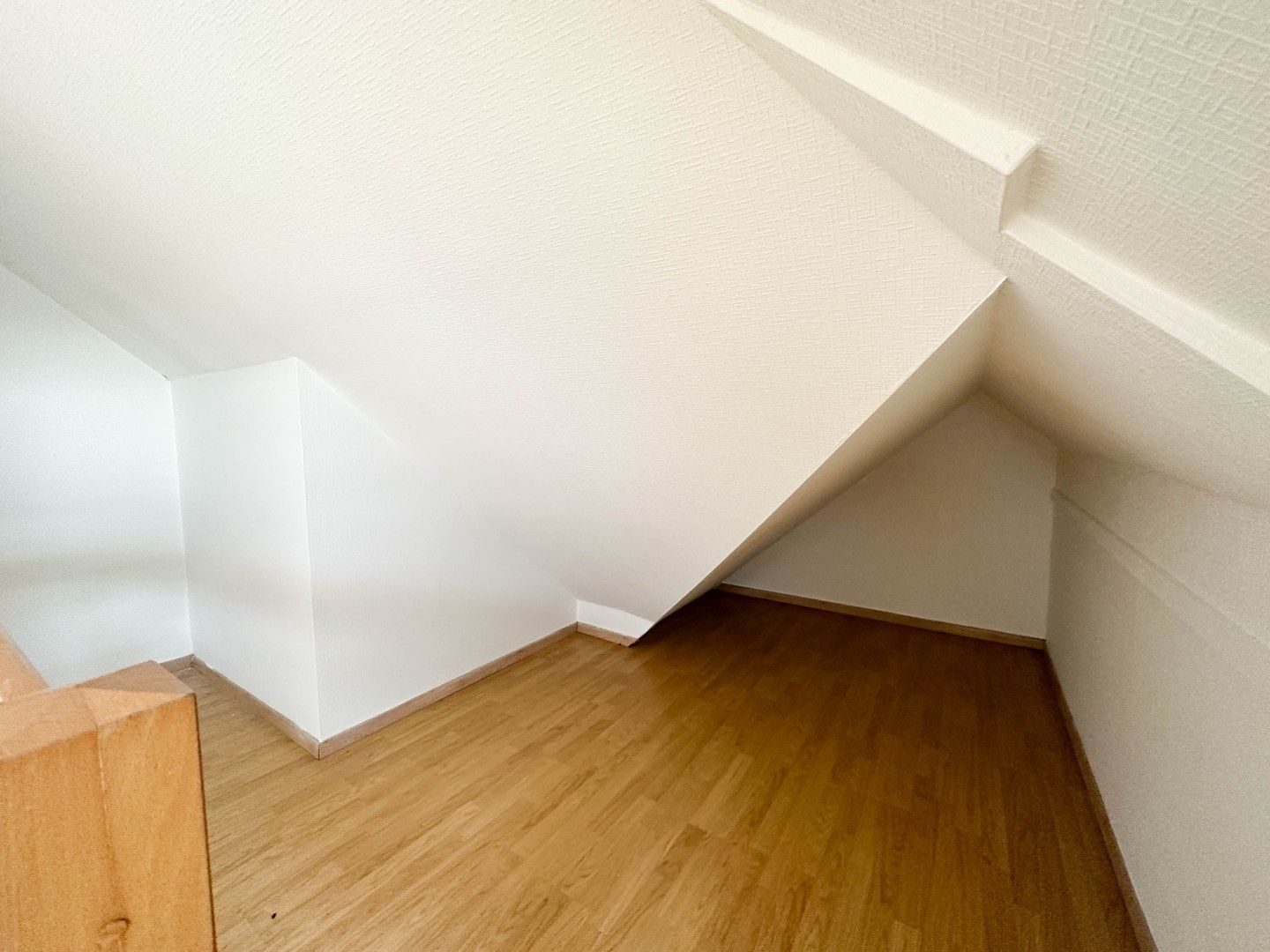Instapklaar duplex-appartement met twee slaapkamers te Ardooie! foto 8