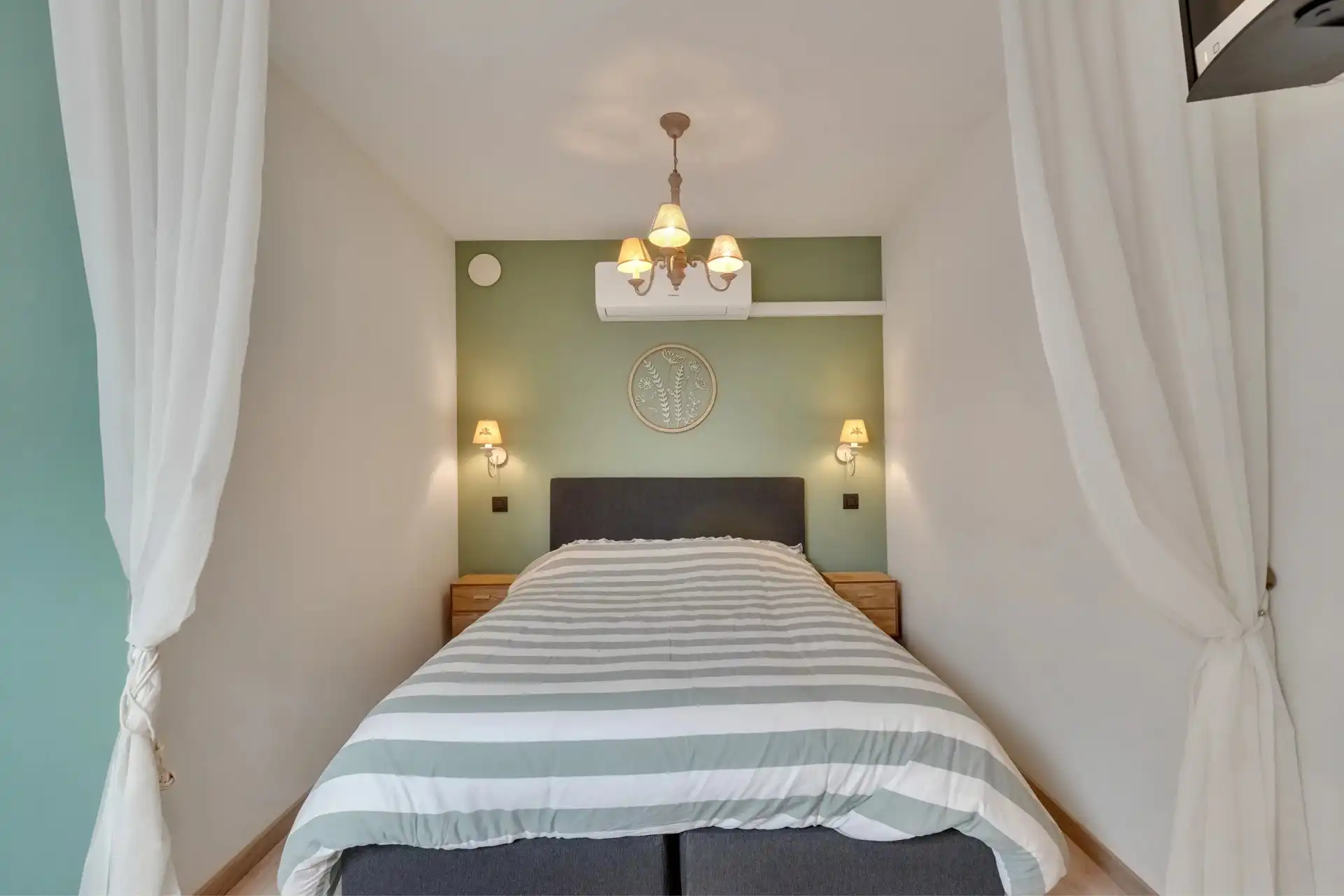 Gerenoveerde gezinswoning met 3 ruime slaapkamers foto 17