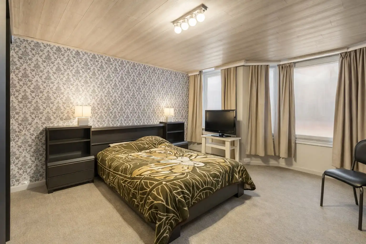 KARAKTERVOLLE STADSWONING MET TUIN  foto 9