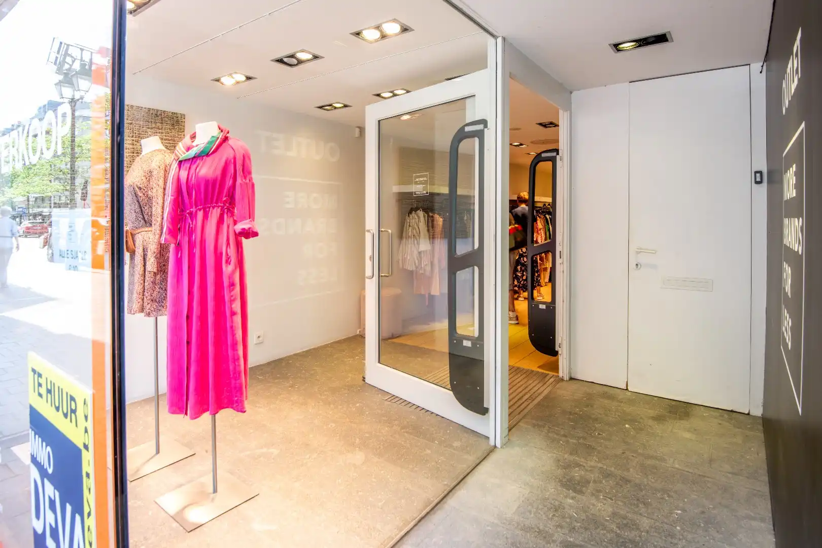 Winkelpand met TOP ligging in de belangrijkste winkelstraat van Knokke. foto 4