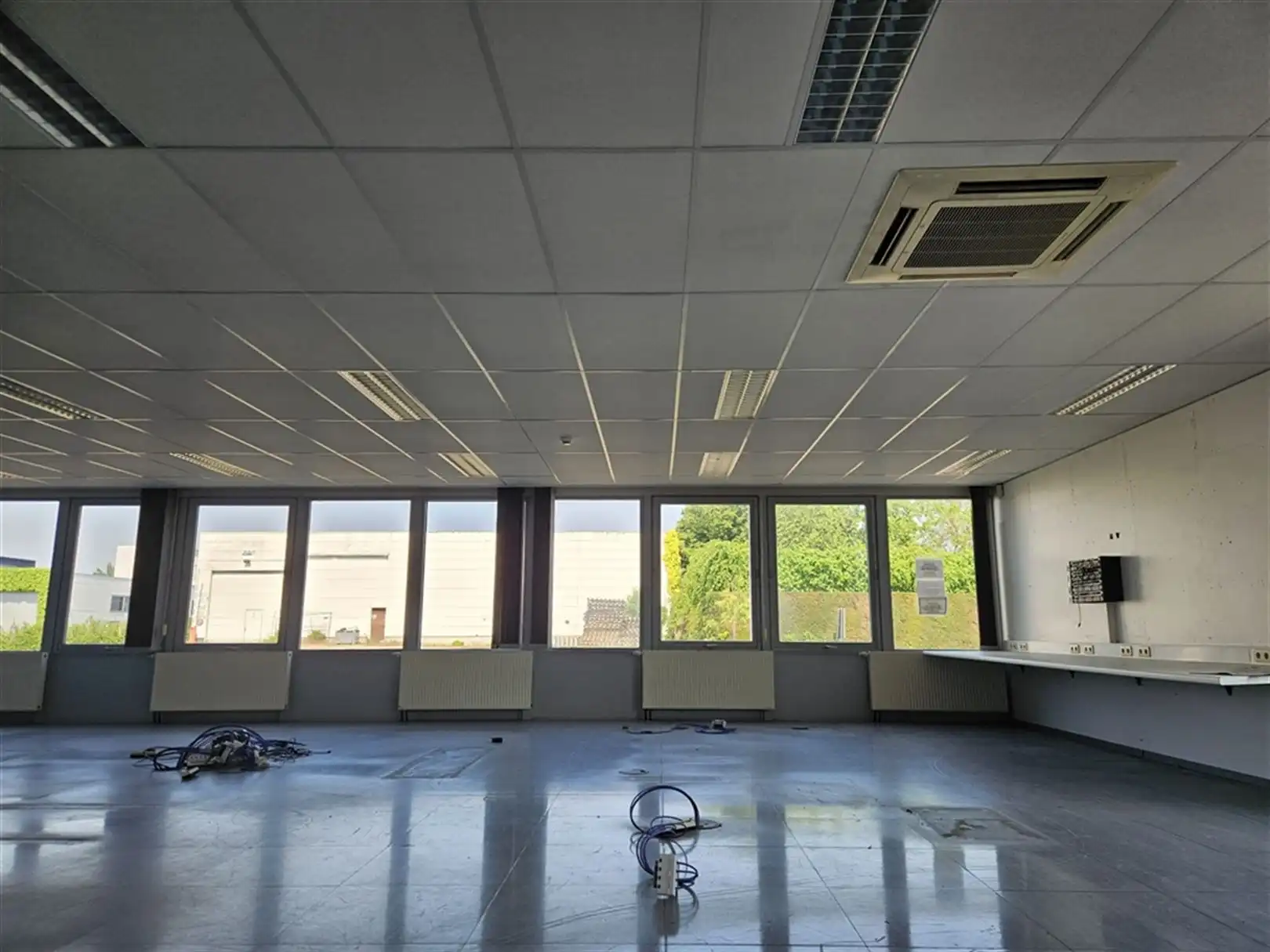 Polyvalente magazijnen/kantoren foto 17