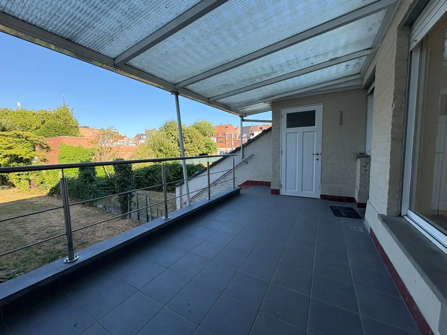 Bel-étage met 2 slaapkamers, garage en tuin! foto 6