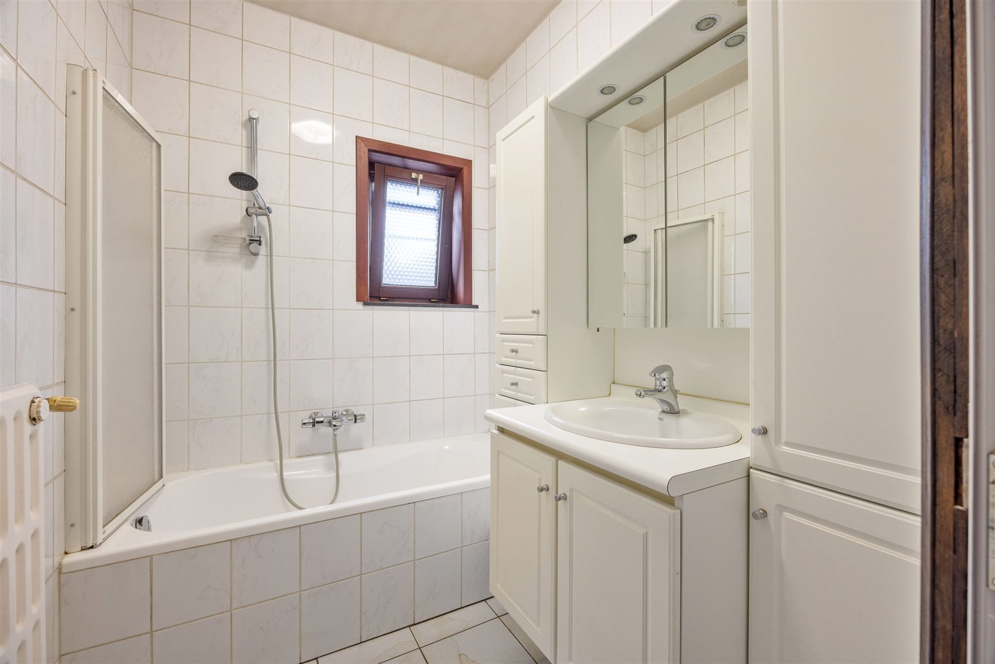 PERFECT ONDERHOUDEN GELIJKVLOERSE WONING OP IDEALE LIGGING foto 13
