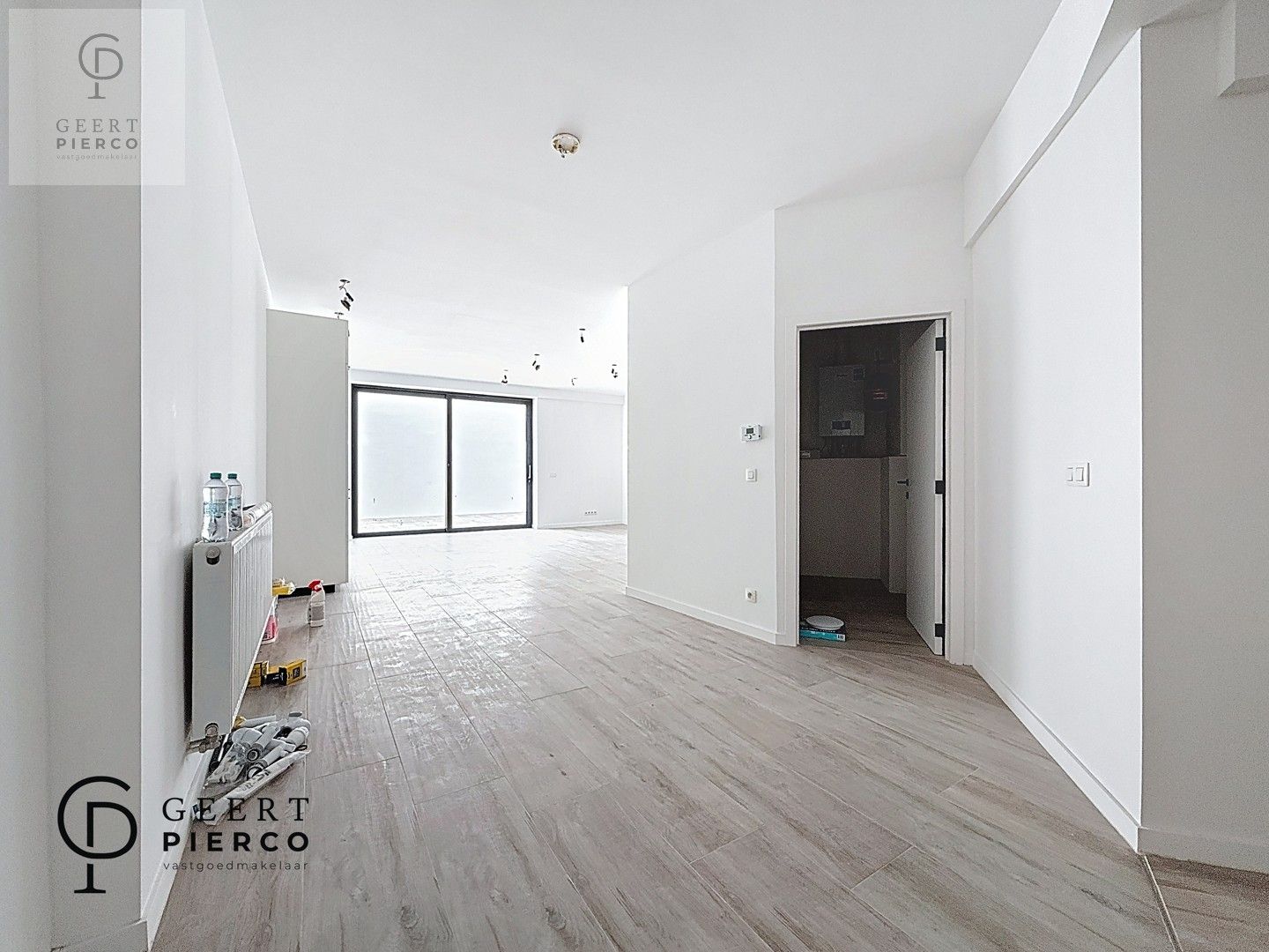 Ruim pand te Attenhoven foto 3