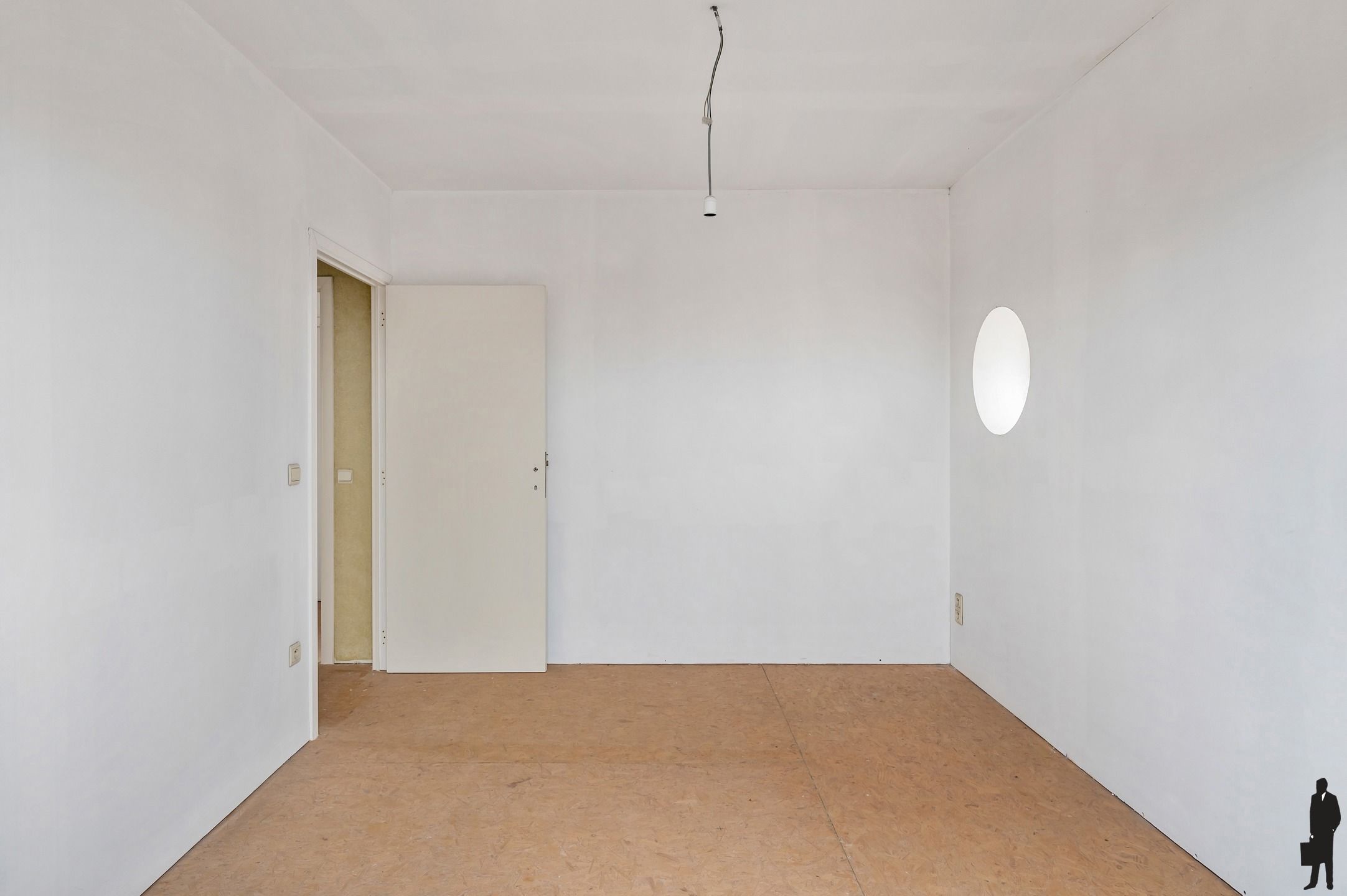 Deels gerenoveerde parel met mogelijkheden en weidegrond! foto 22