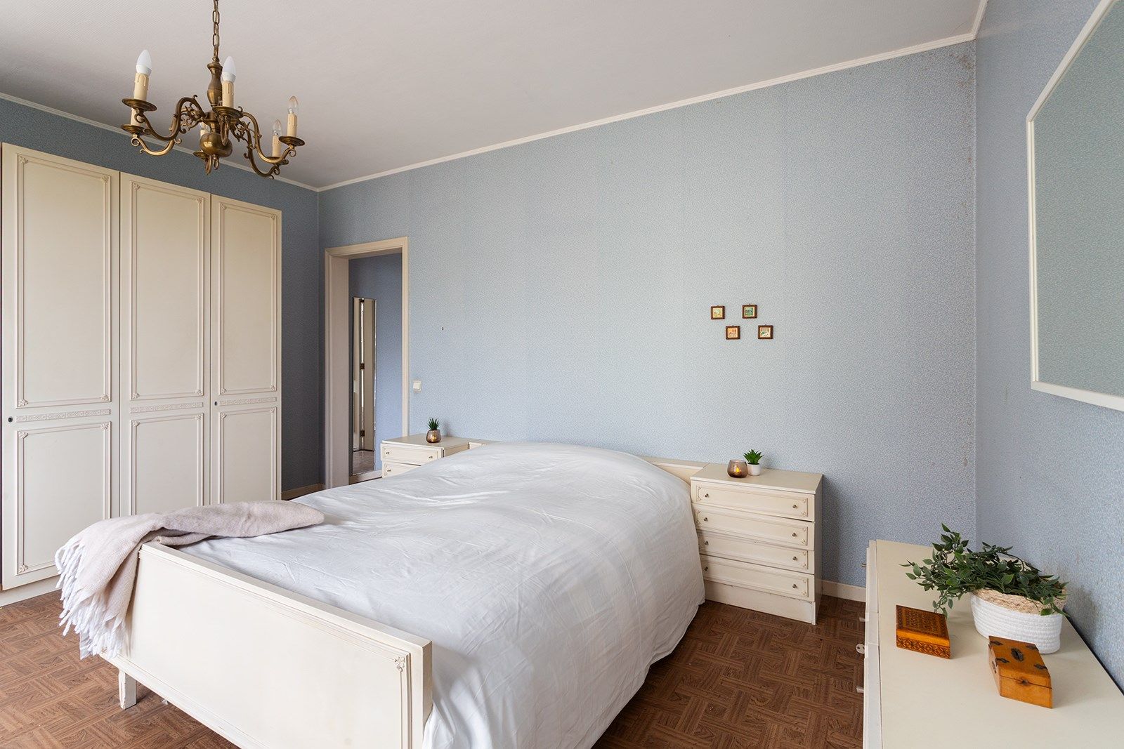 Jaren 70 villa op ruim perceel  foto 23