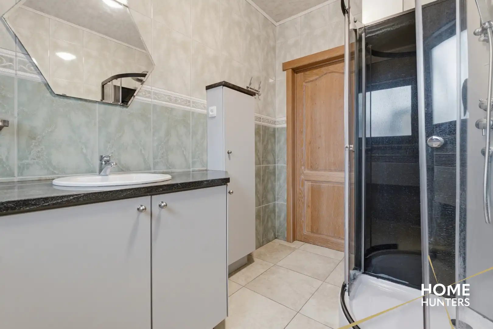 Woning met 3 slaapkamers en zéér ruime loods op gunstige ligging te Zonnebeke! foto 15