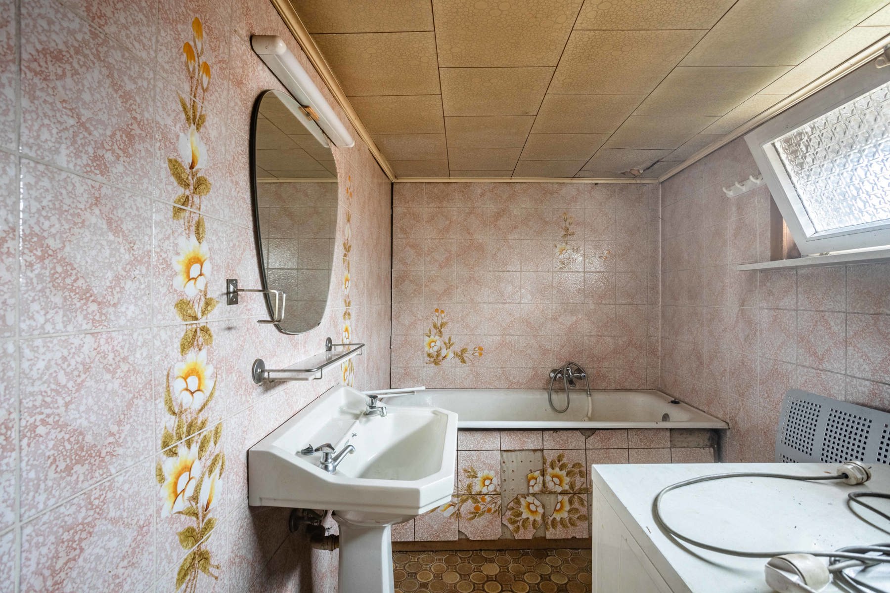 TE RENOVEREN RIJWONING MET TUIN EN GARAGEBOXEN foto 13