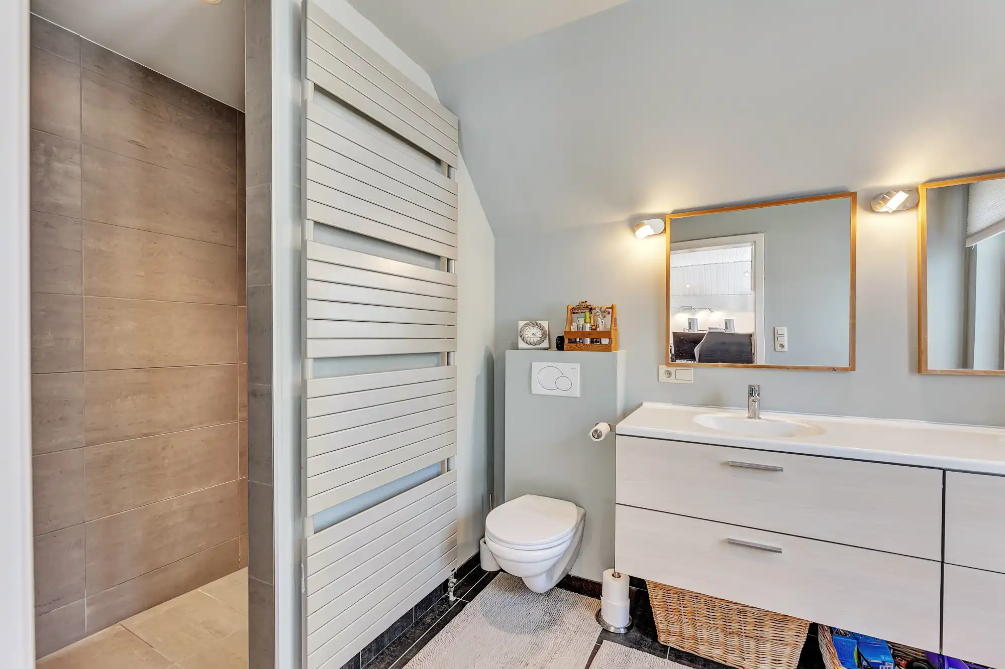 Instapklare, goed onderhouden villa op gunstige locatie foto 33