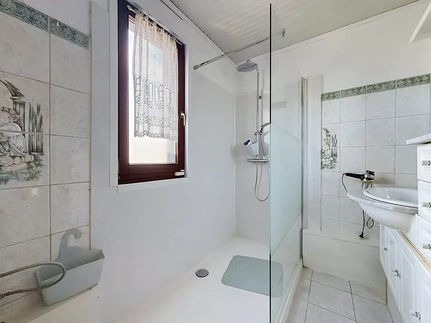 Te renoveren woning met 4 slaapkamers in Schoten foto 11