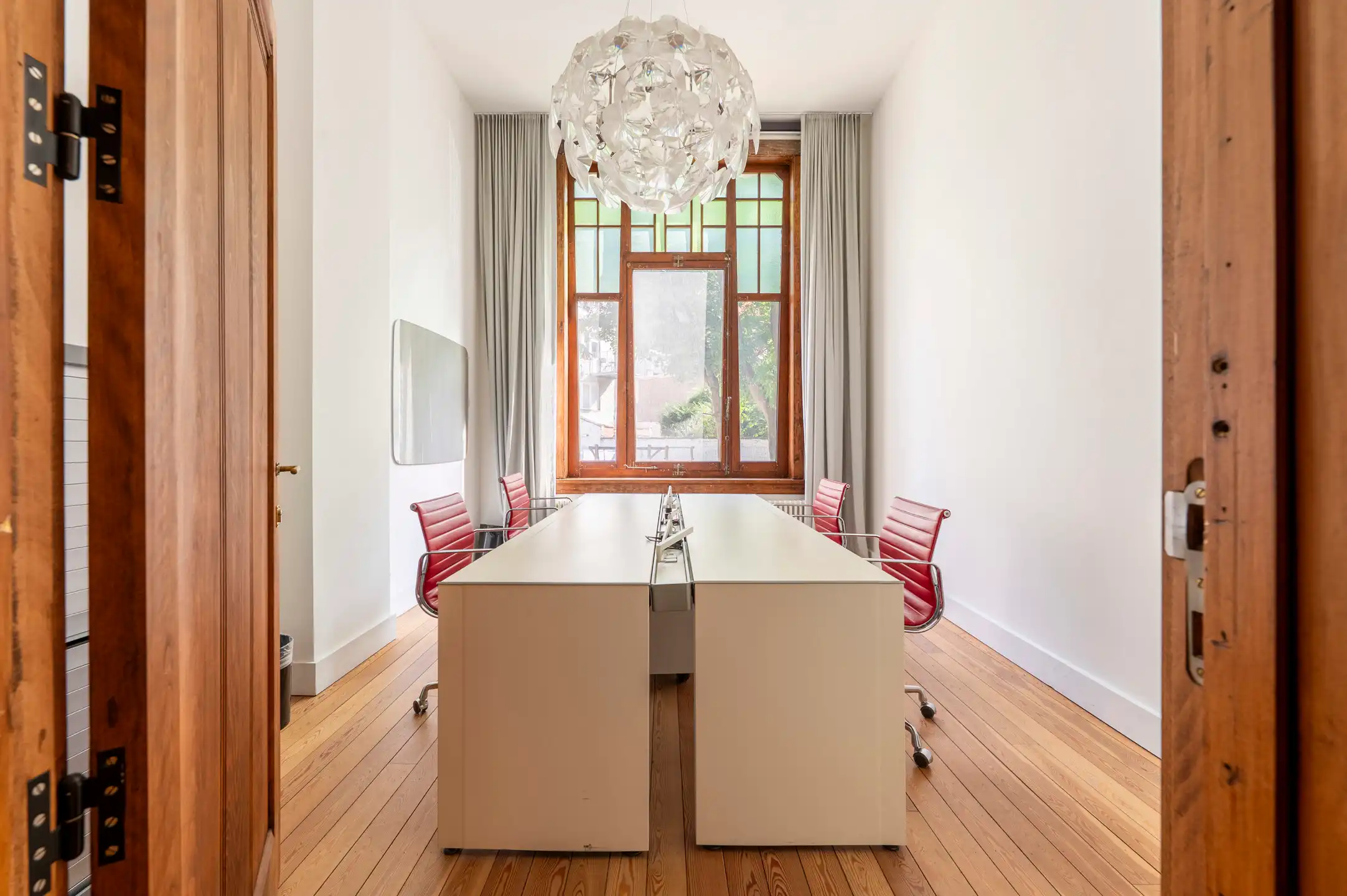 ANTWERPEN - Architecturaal Art Nouveau-pand top gerenoveerd foto 6