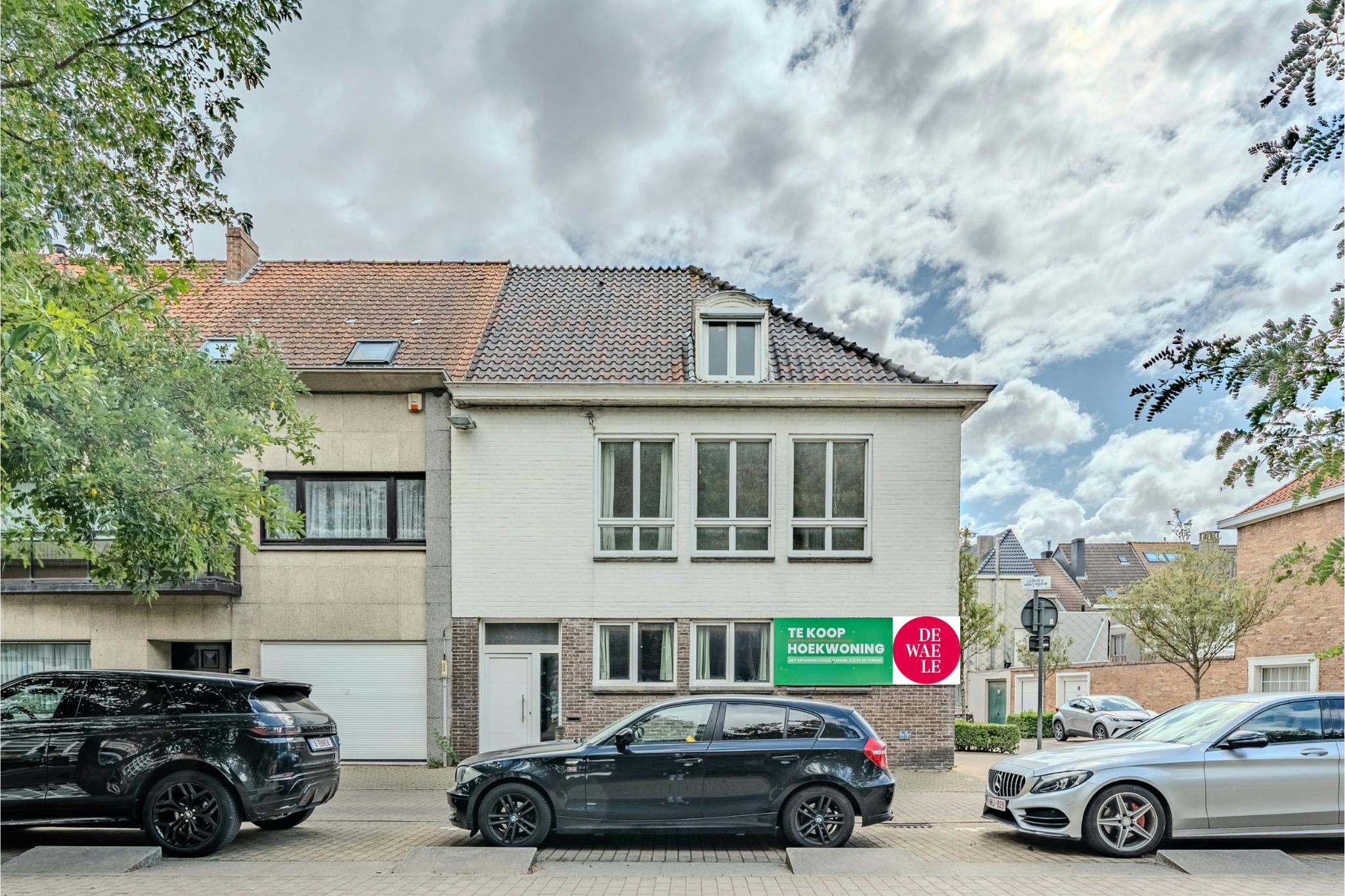 Hoofdfoto van de publicatie: Hoekhuis met veel potentieel te koop te Mariakerke