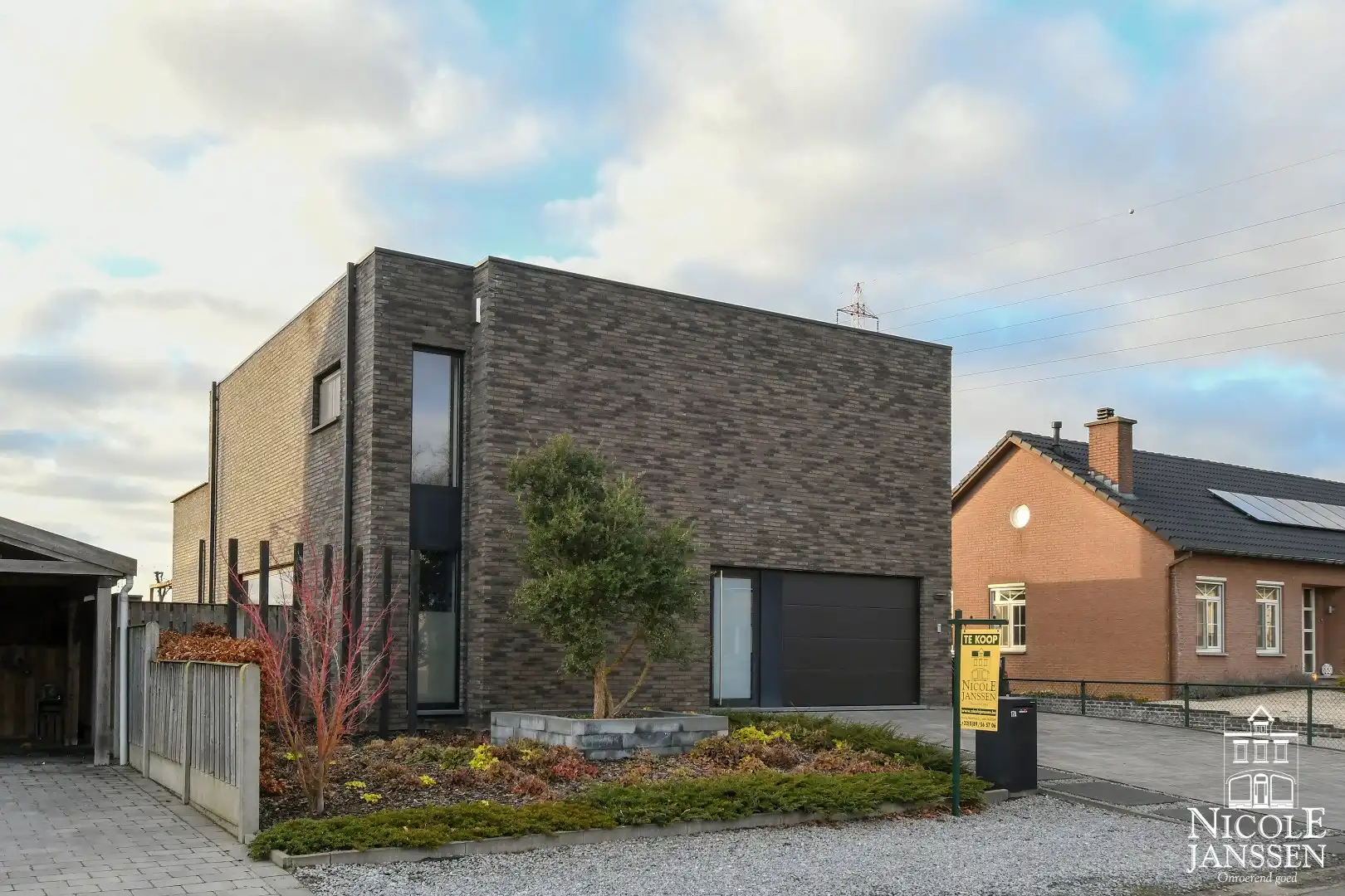 Energiezuinig modern huis met fantastisch vrij uitzicht foto {{pictureIndex}}