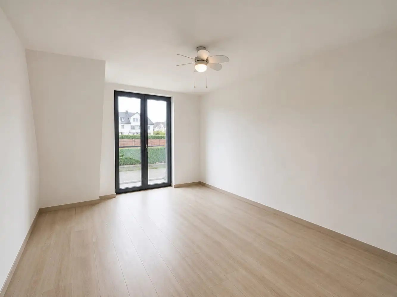 Moderne gezinswoning met 3 slaapkamers, tuin en garage in het hart van Zutendaal foto 6