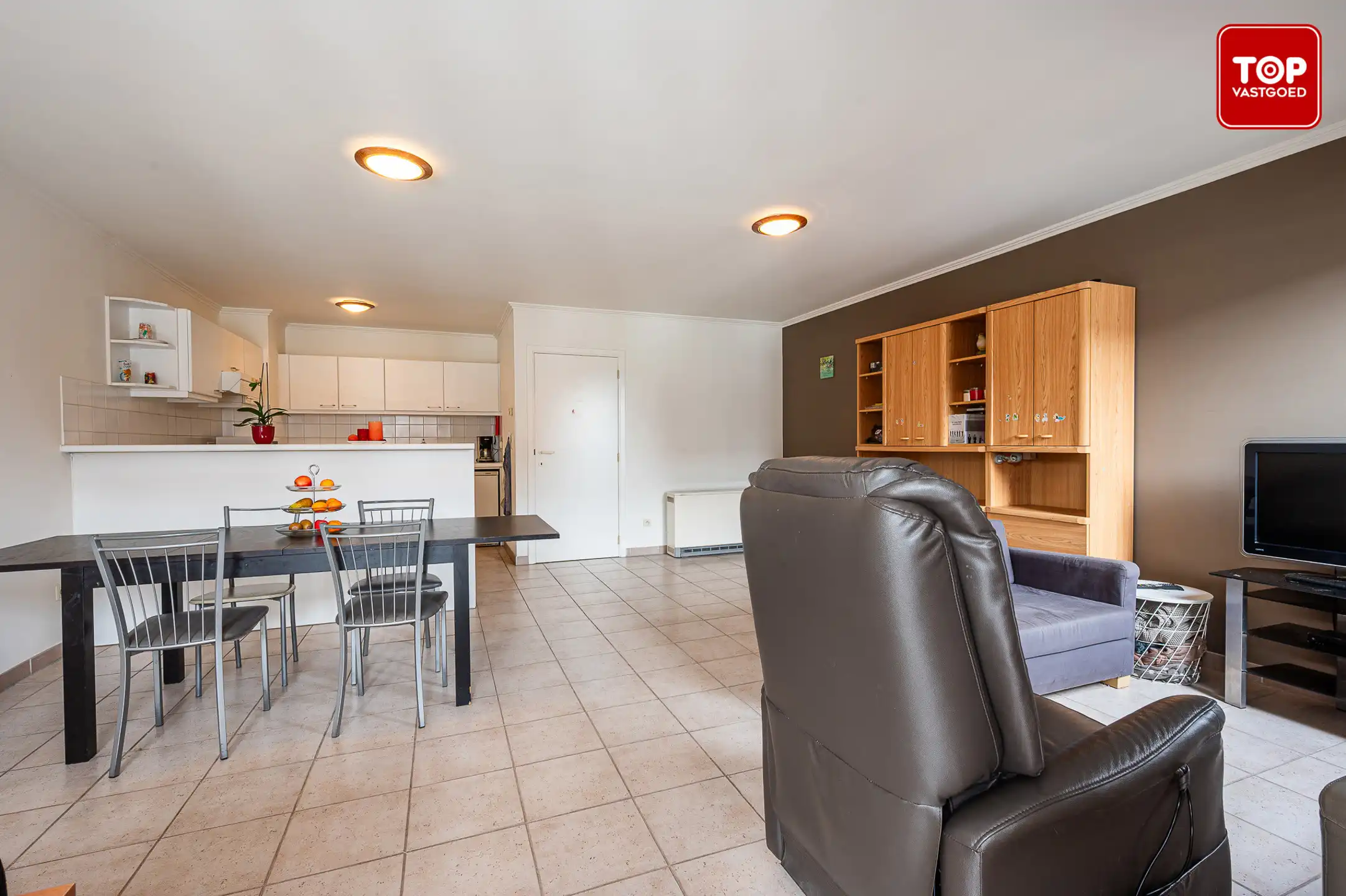 Ruim en lichtrijk 2 slaapkamerappartement in Waarschoot foto 8