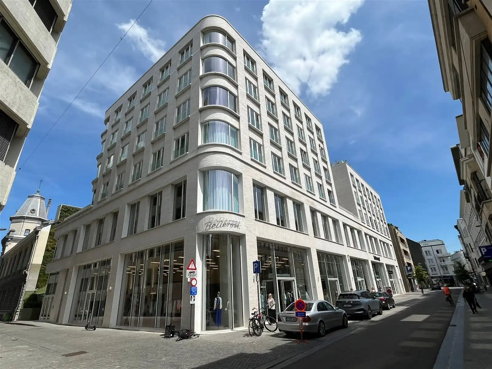 Kantoor te huur foto {{pictureIndex}}