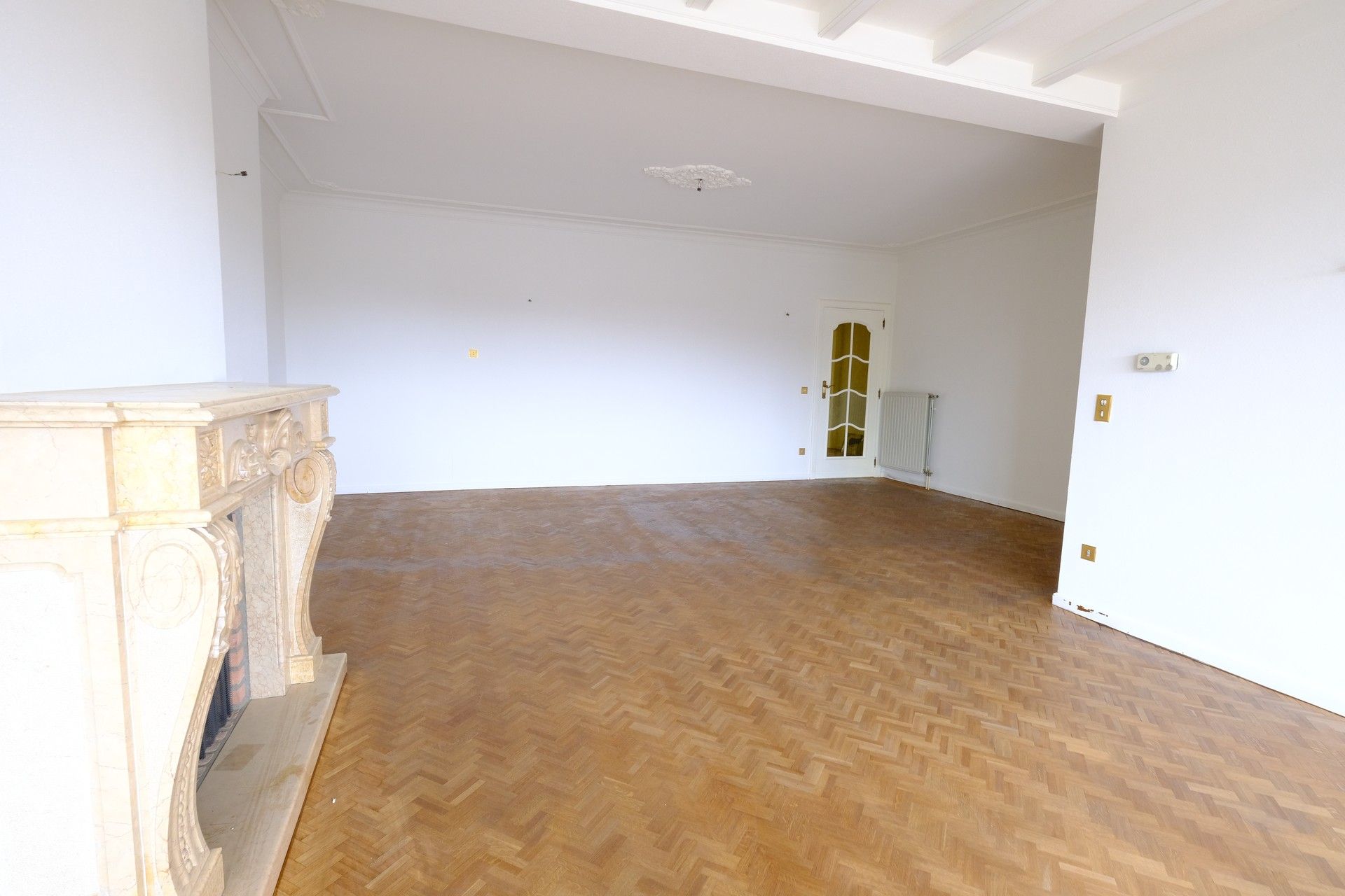 Ruim appartement in centrum Hasselt met 3 slaapkamers, garage en terras met uitzicht op de kanaalkom foto 3