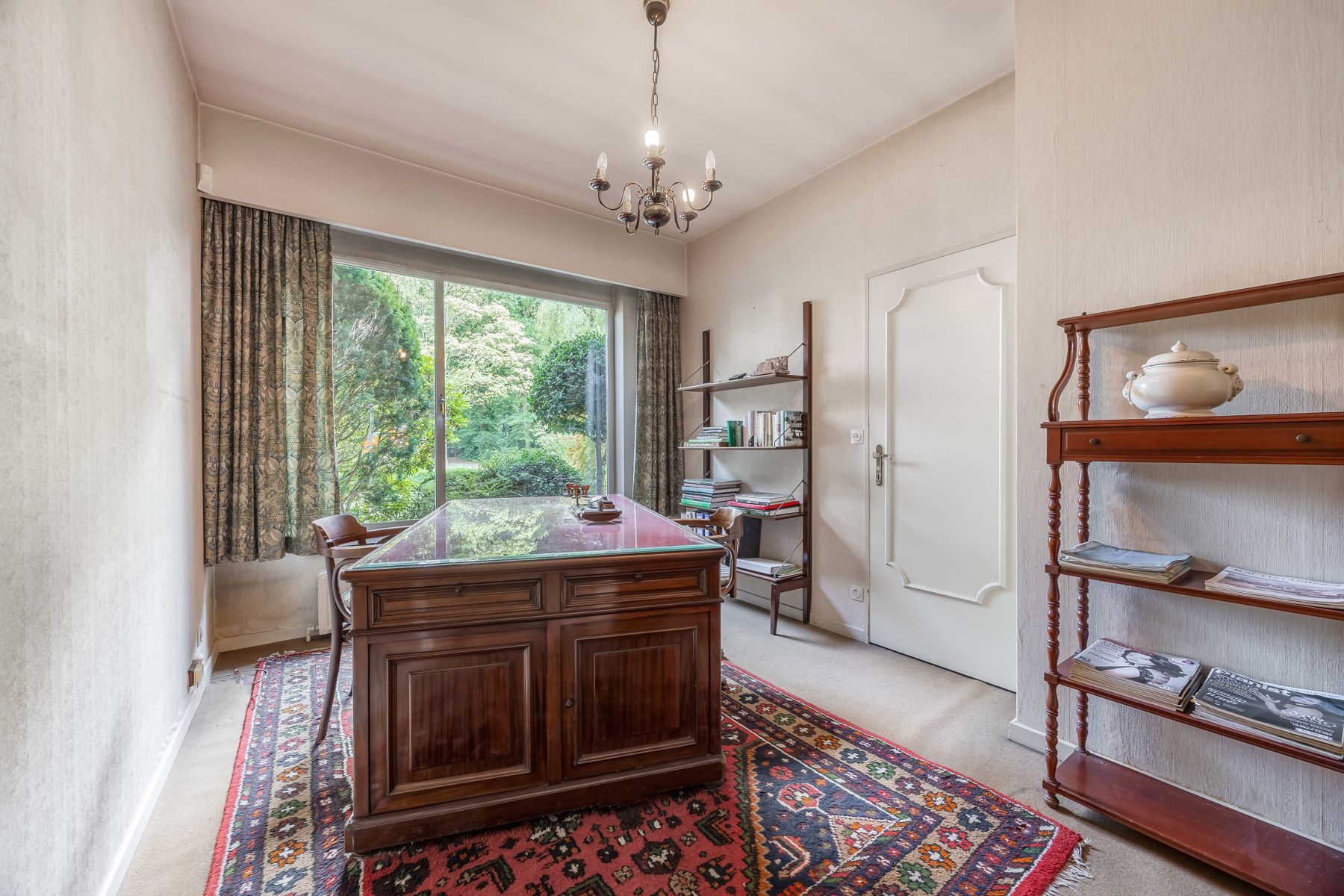 Te renoveren villa met veel potentieel foto 7