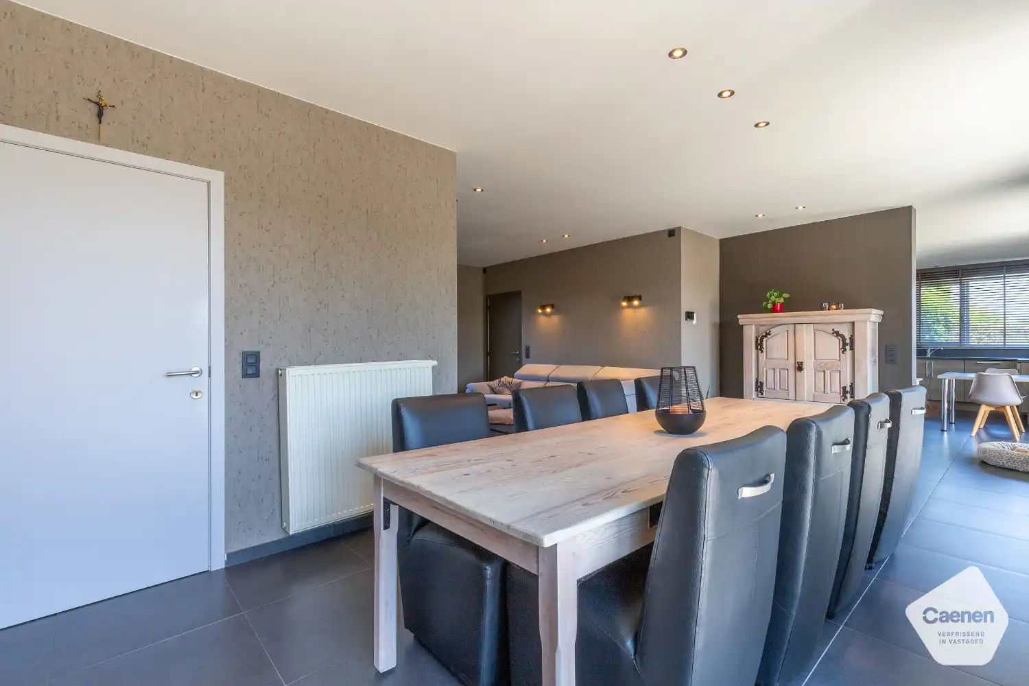 Stijlvol en energiezuinig huis met 3 slaapkamers en mooie tuin met uitzichten in Ruddervoorde foto 7