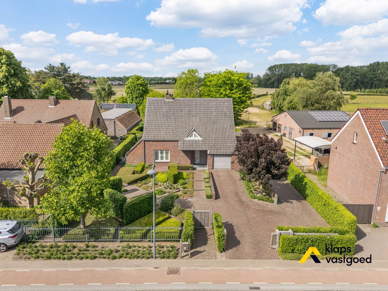 Uitzonderlijk mooie villa op 2.114 M2 in Kinrooi. foto 3