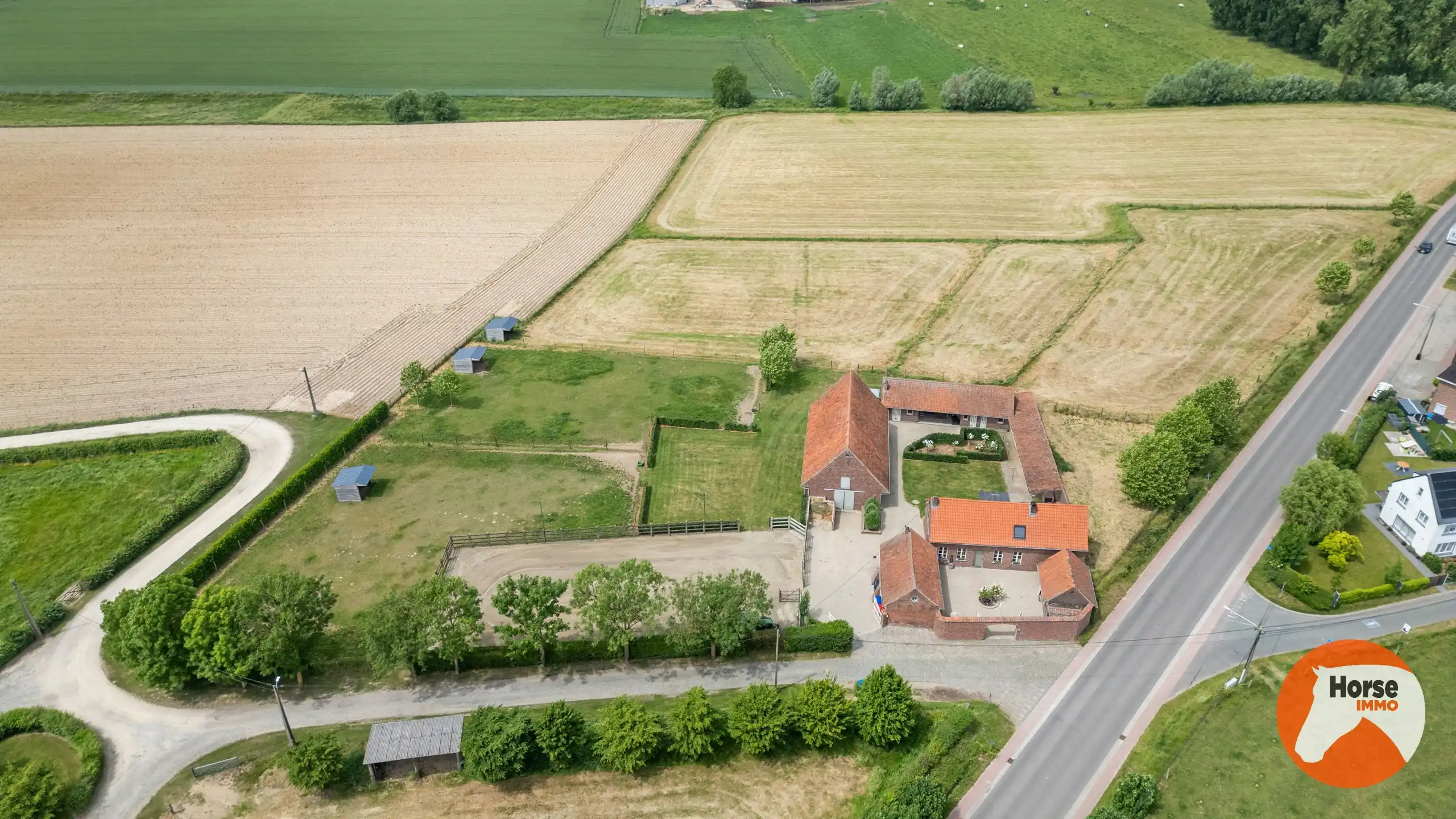HEIKRUIS - Karaktervolle hoeve met stallen en piste op 1,7ha foto 36