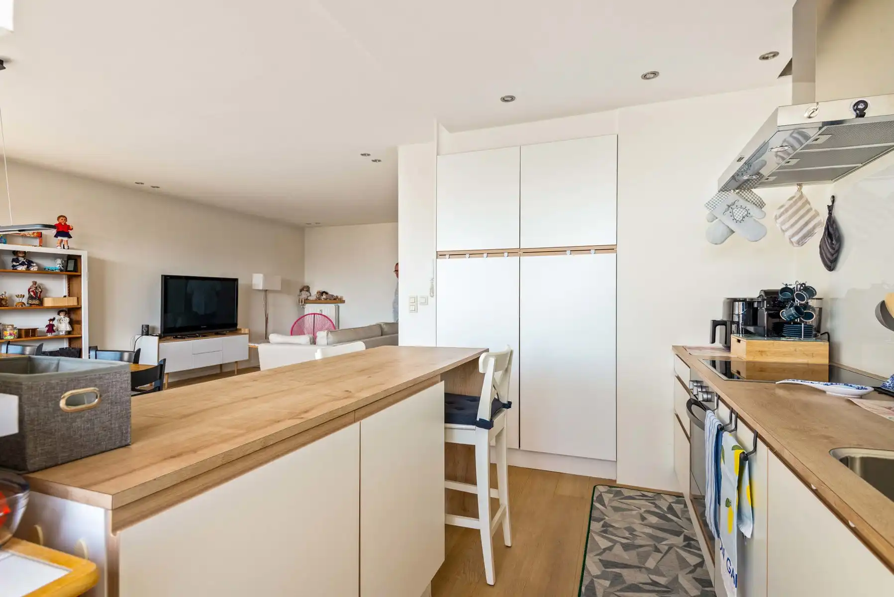 Een gerenoveerd appartement met uitzicht! foto 7