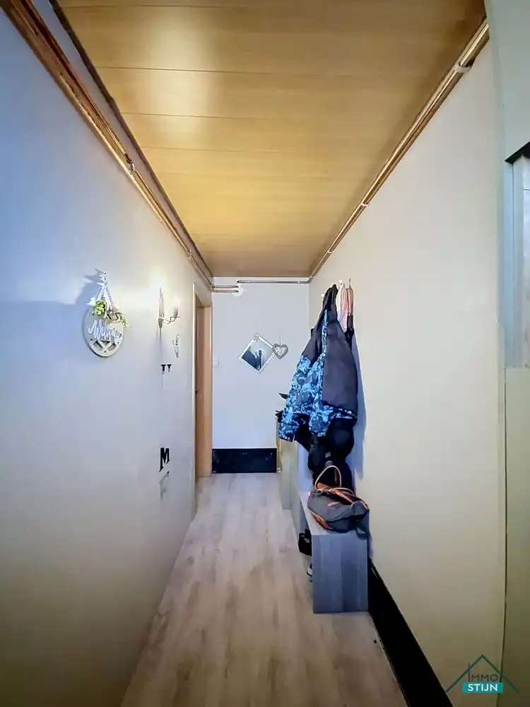 Ruime gezinswoning met 3 slaapkamers en moderne leefkeuken foto 2