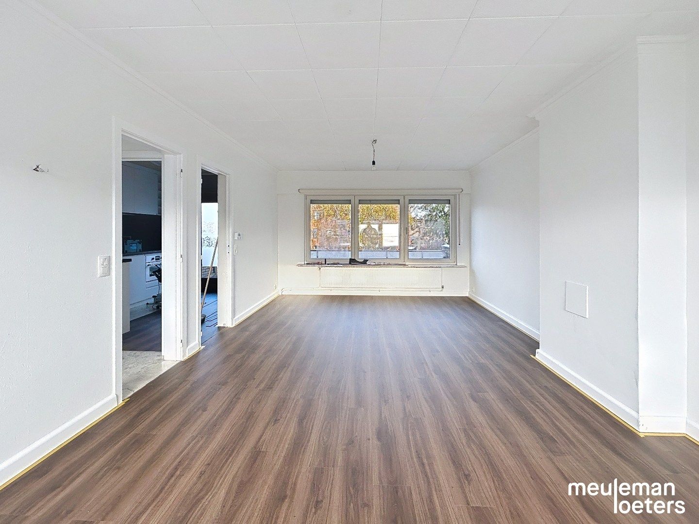 Halfopen gezinswoning met garage en tuin foto 5