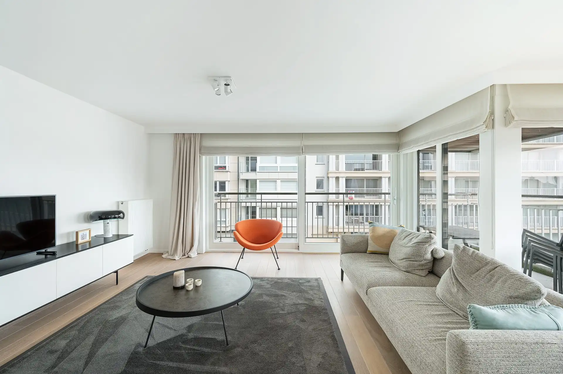 Ruim appartement met 3 slaapkamers in zijstraat van de zeedijk aan het Albertstrand foto 6