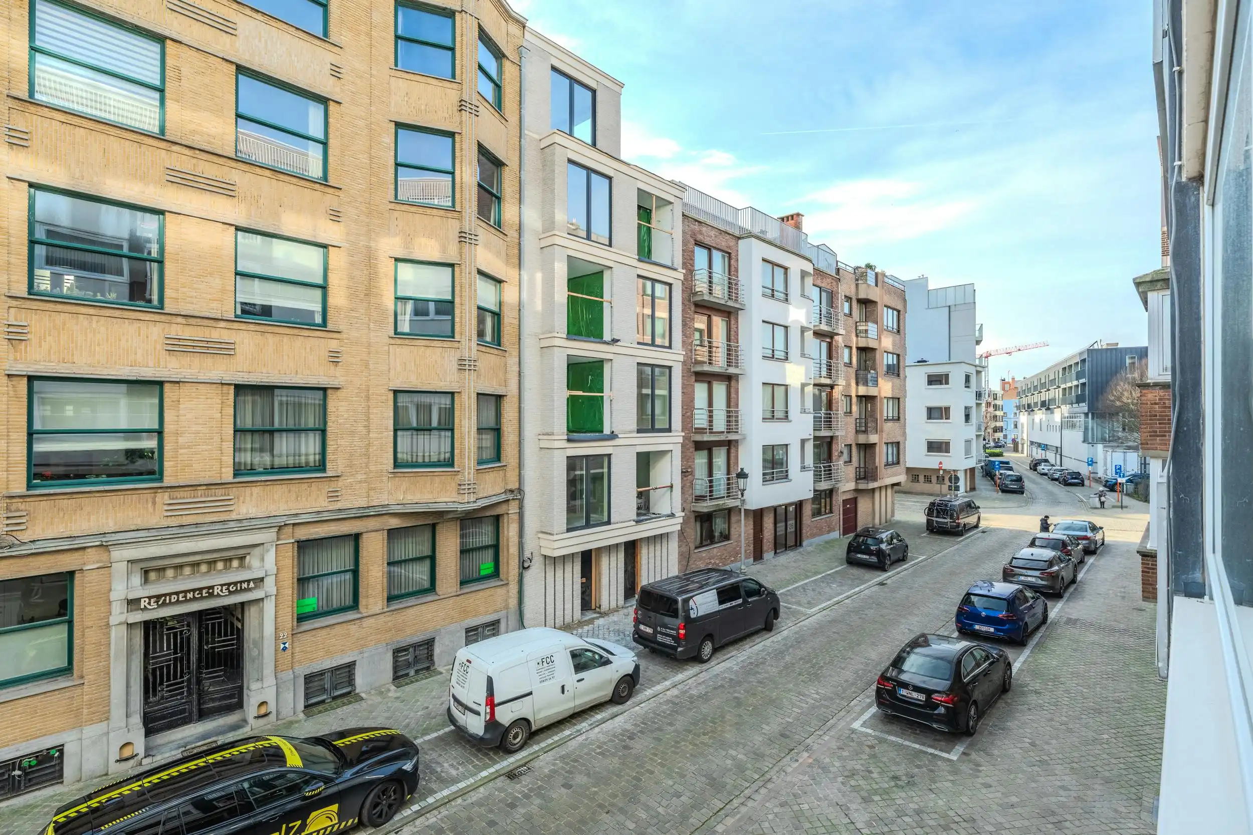 Ruim 3-slaapkamerappartement (131m²) te centrum Oostende foto 3