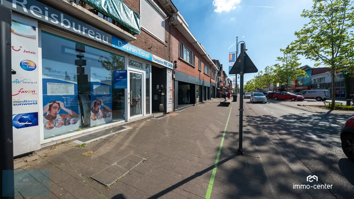 COMMERCIEEL HANDELSPAND (60m²) MET VERNIEUWDE WOONST (2 SLPK) EN GARAGE IN DE BRUISENDE STALENSTRAAT foto {{pictureIndex}}