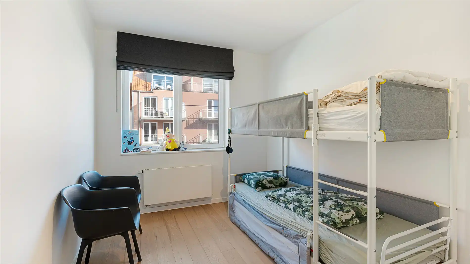 Ruime, recente woning op uitstekende ligging foto 16