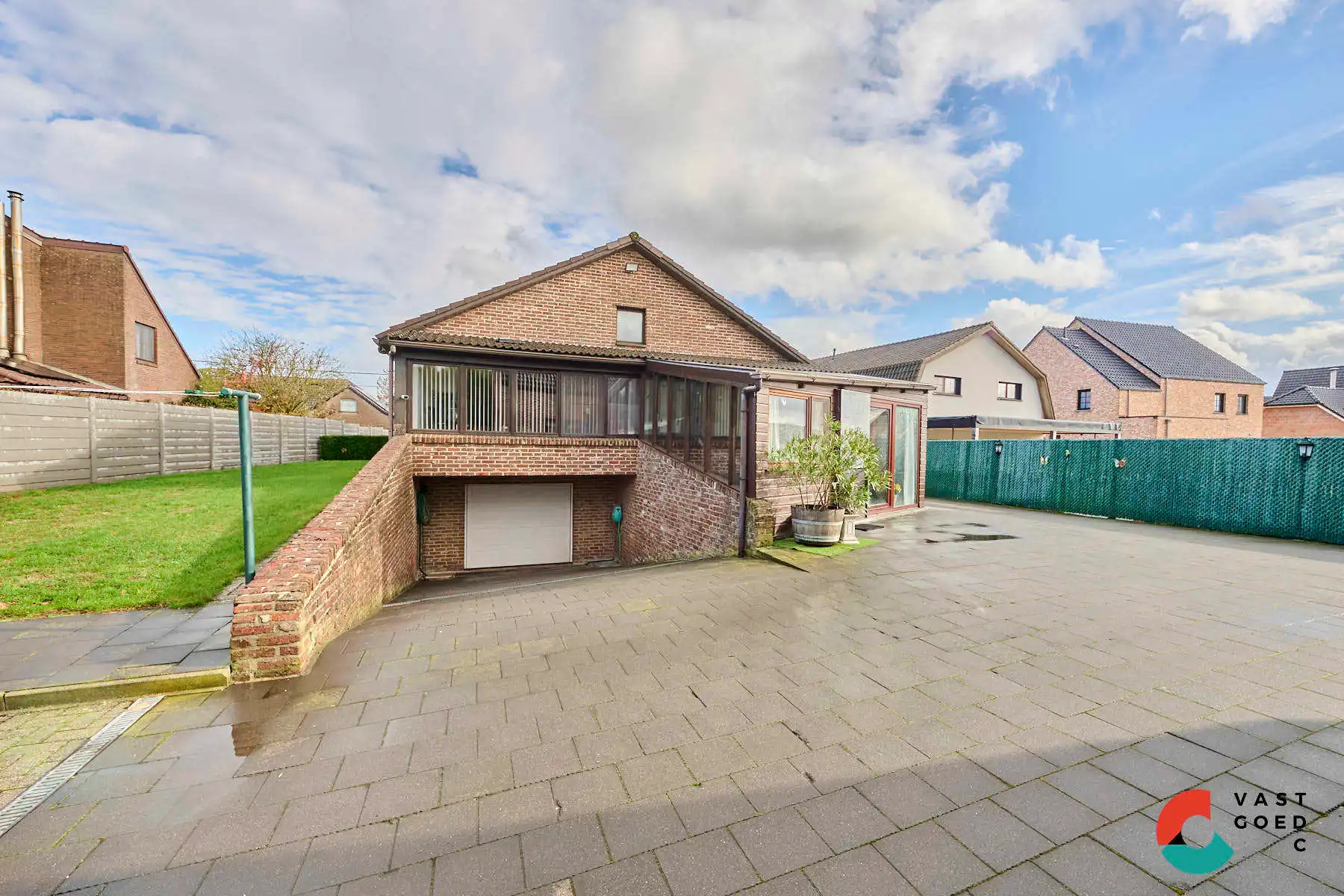 Ruime woning in een rustige gelegen wijk foto 2