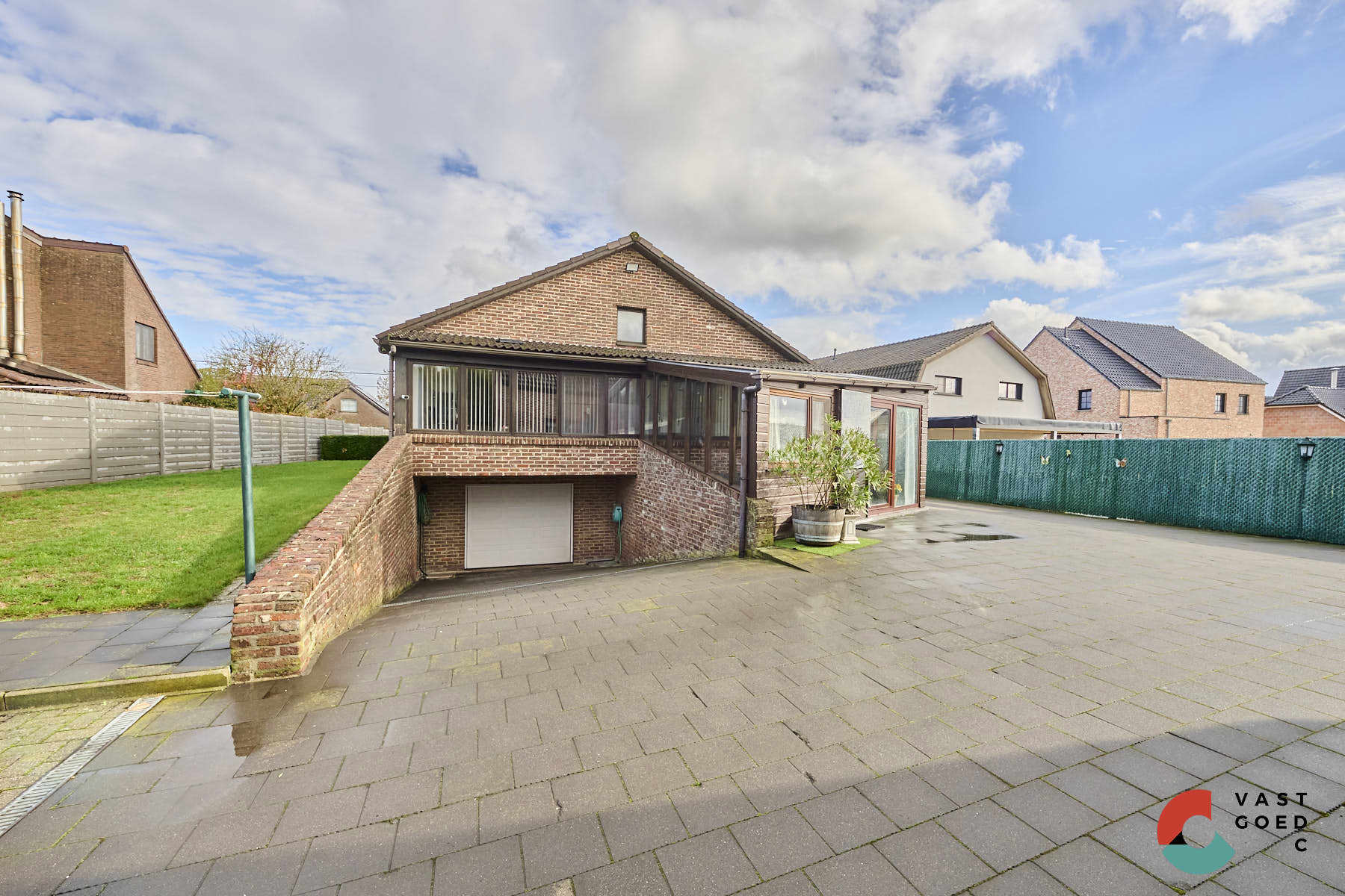 Ruime woning in een rustige gelegen wijk foto 2