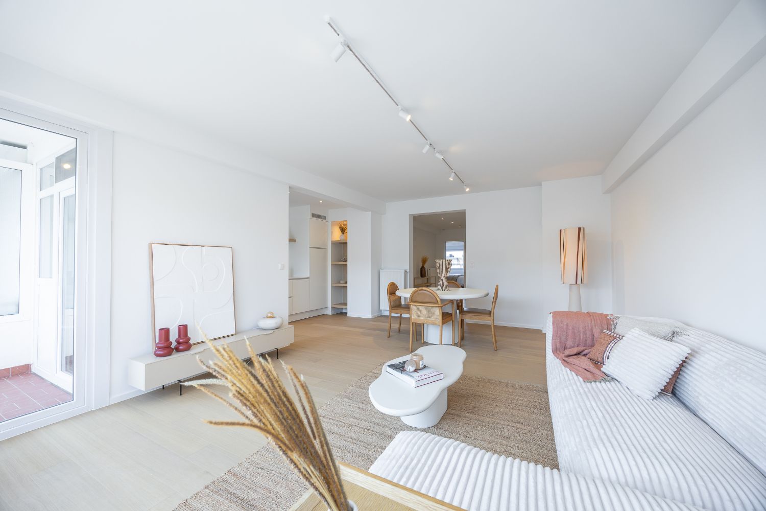Gerenoveerd twee slaapkamer appartement op centrale ligging foto {{pictureIndex}}