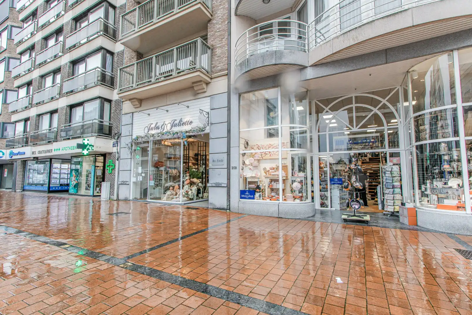 Zeer centraal gelegen handelspand op Lippenslaan 207, 306m² glv plus mezzanine, kelder en garage foto 27