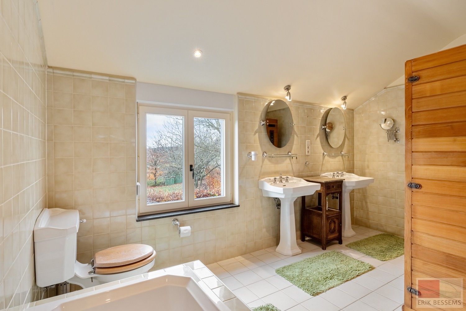 Landhuis met vrij uitzicht,  5 slaapkamers, 2 badkamers, woonkamer, eetkamer/keuken. Woonopp. 277m2 gebruiksopp. 441m2, Perceelopp. 4170m2 foto 28