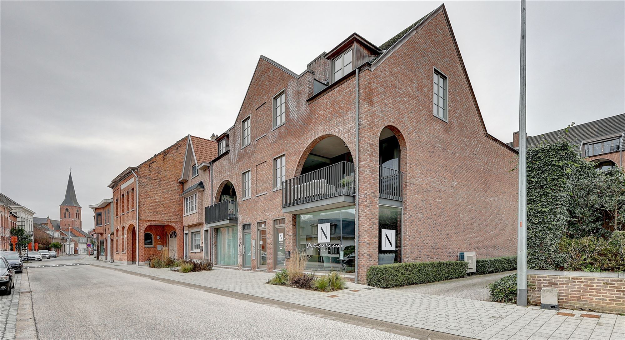 Appartement met twee slaapkamers en terras foto {{pictureIndex}}