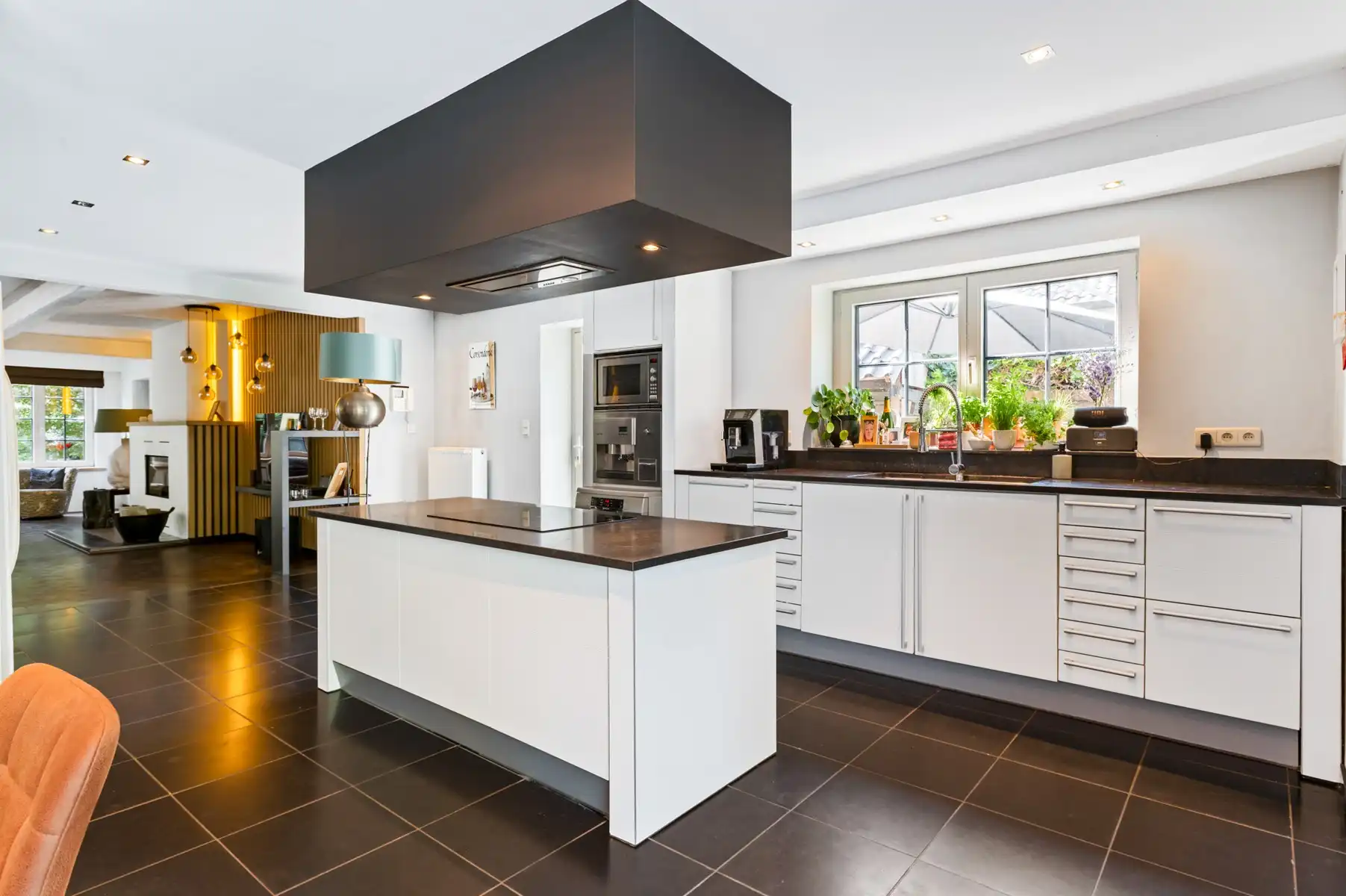 IN OPTIE !! Charmante en ruime villa met zwembad foto 10