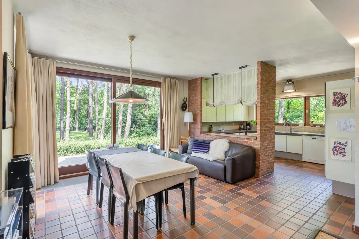 Ruime, te moderniseren villa met 5 slaapkamers en atelier op een perceel van 25 are 57 ca in het groen te (hoog) Linden ! foto 8