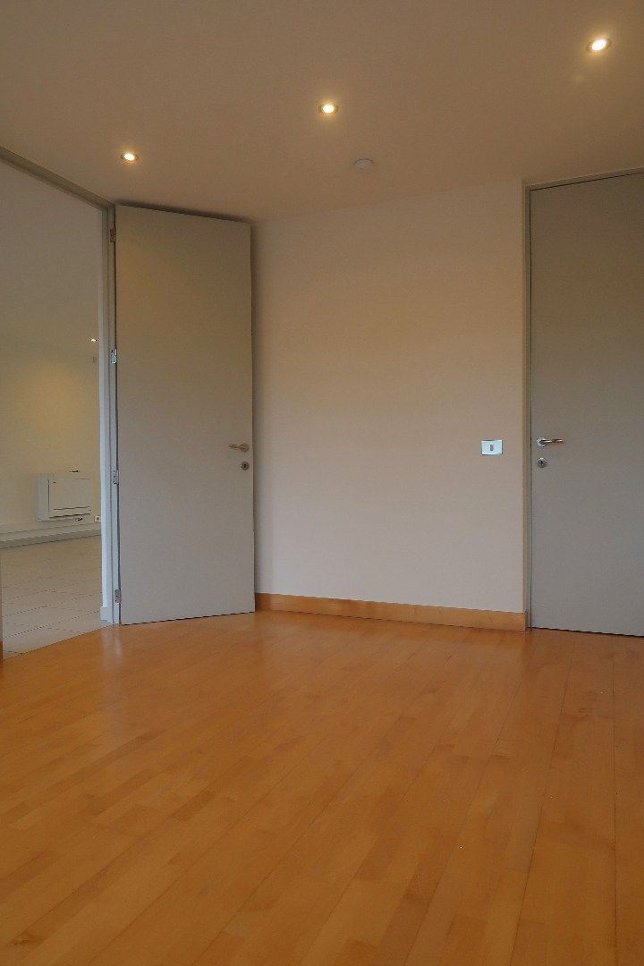 Ruim instapklaar appartement met 2 slaapkamers en 3 terrassen nabij het centrum van Roeselare foto 10