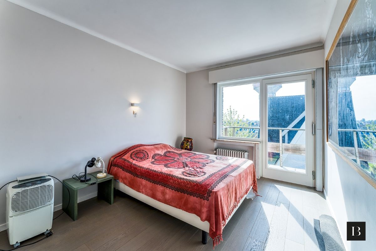 Ruim (123m²) appartement met garagebox en zolder in de Concessie foto 8