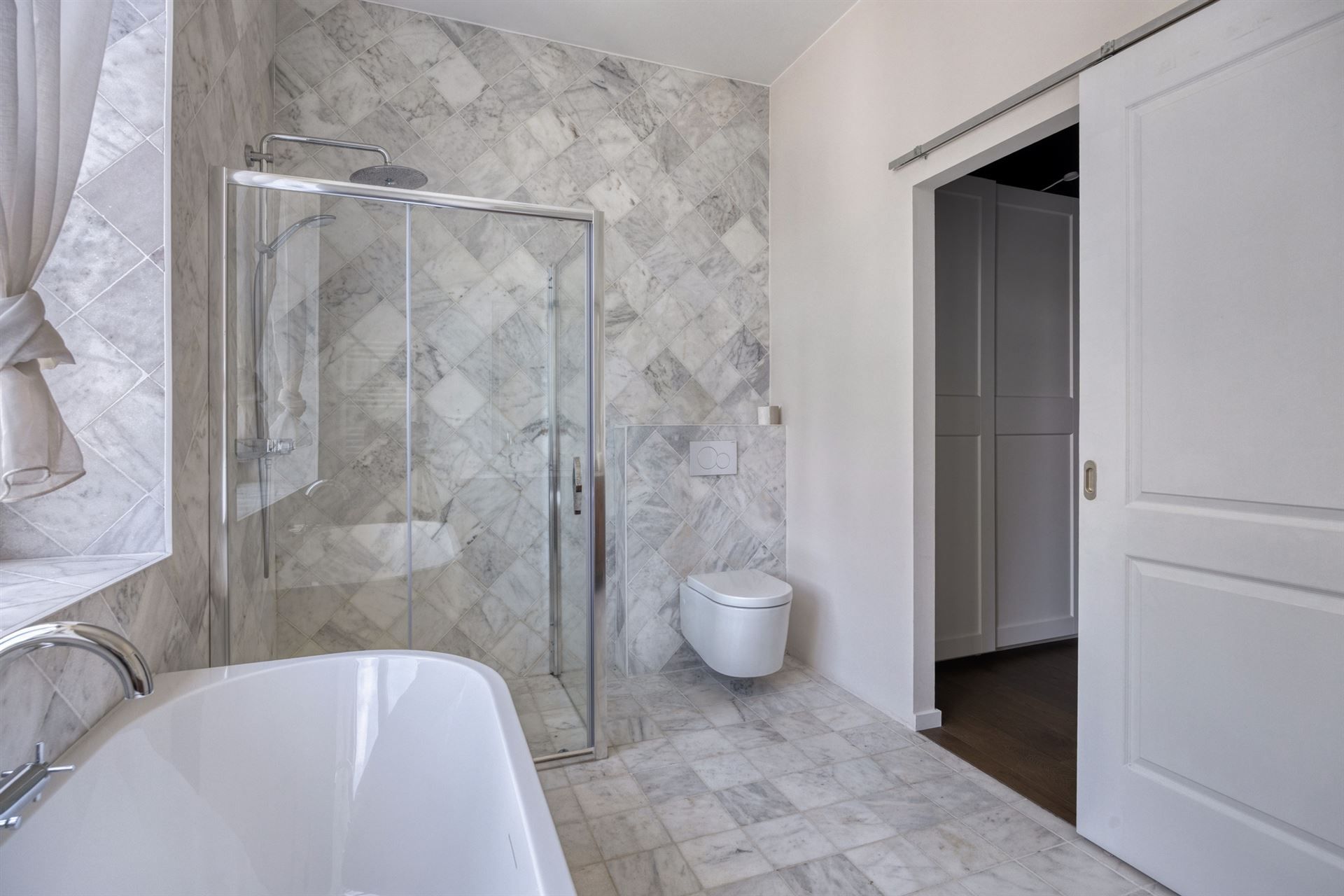 Prachtig gerenoveerde & charmante 3-gevel woning in centrum foto 21