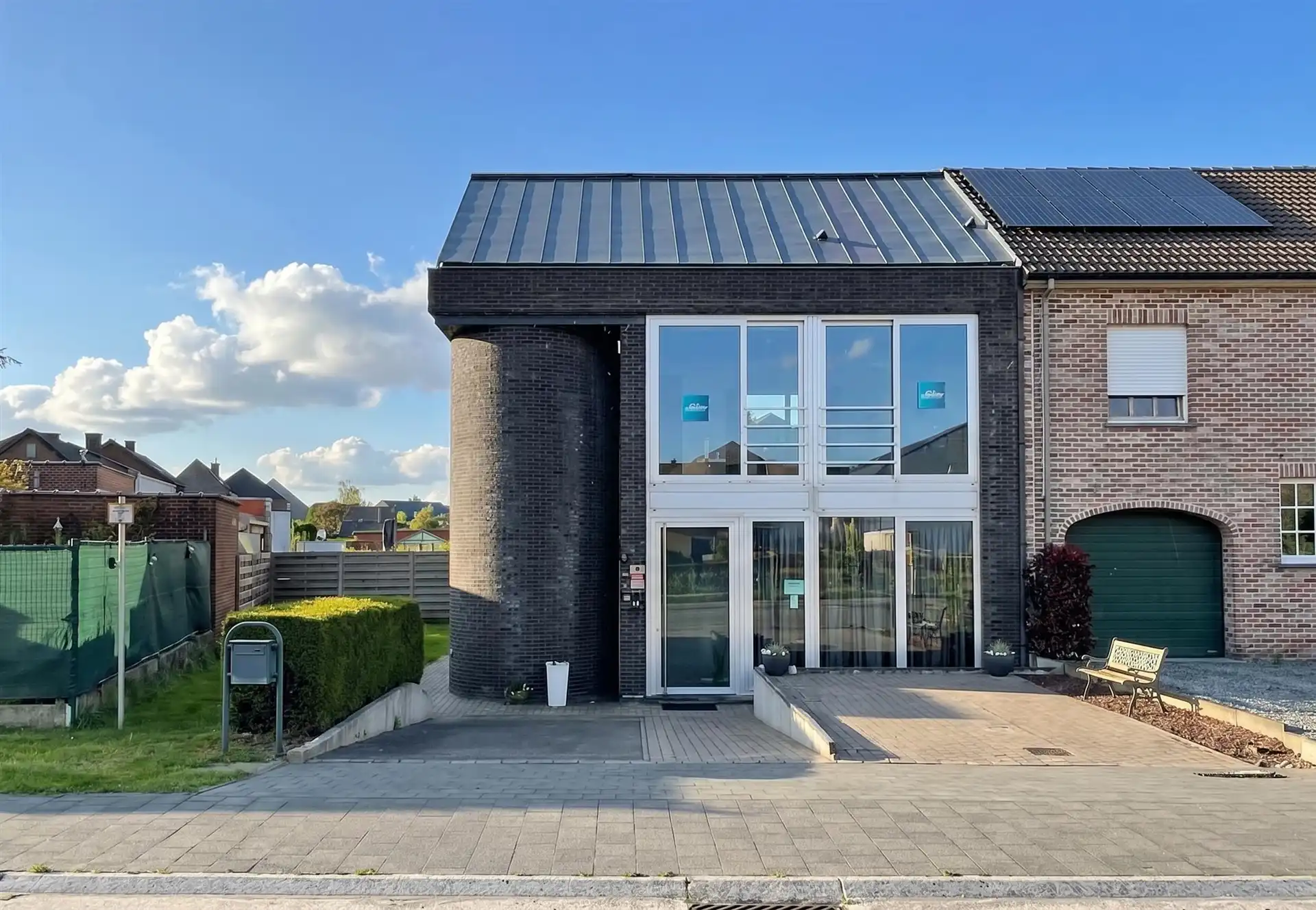 Moderne instapklare HOB met tuin, 4 slpks en 2 badk foto {{pictureIndex}}