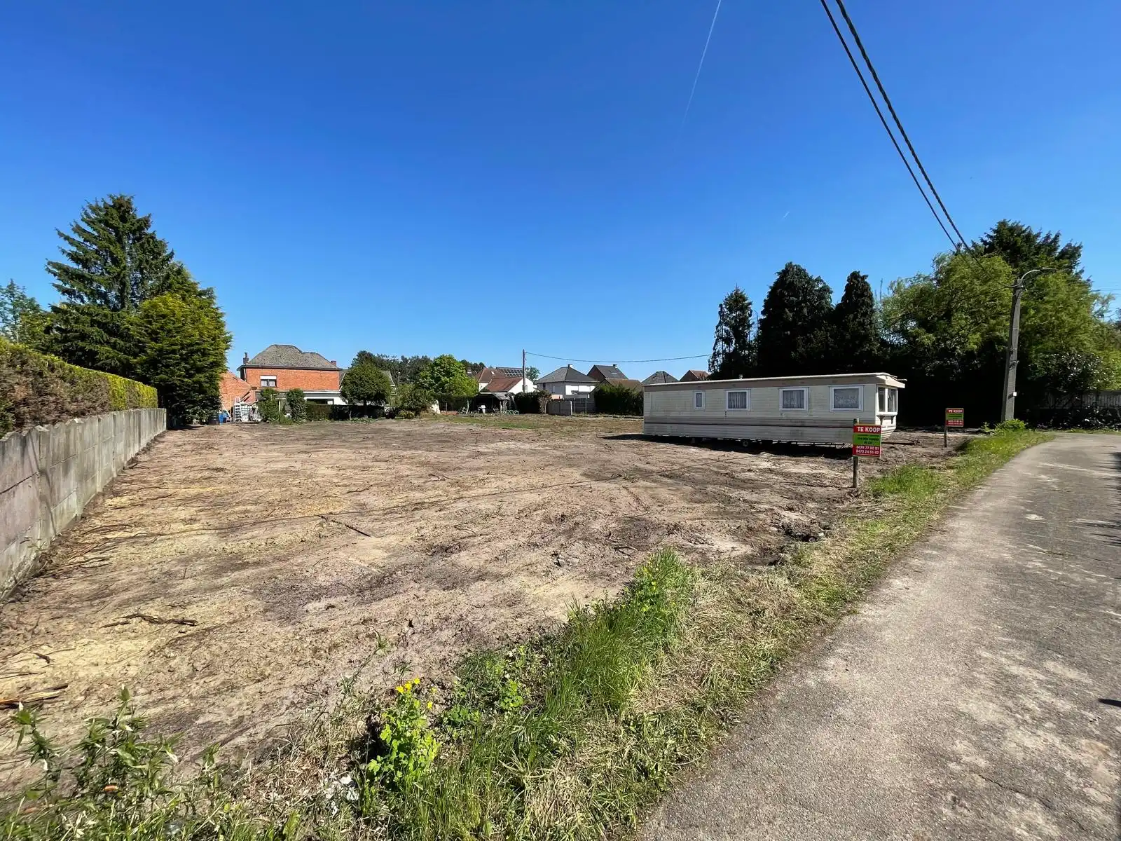 Doodlopende str. open b. 530m² foto {{pictureIndex}}