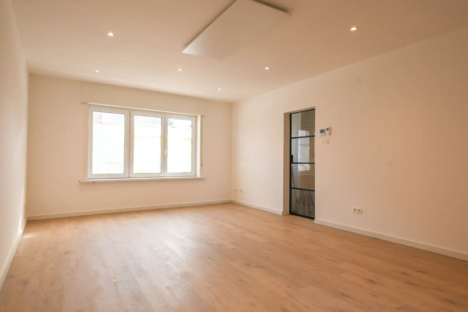 Gerenoveerde woning met 4 slaapkamers te Blankenberge foto 3