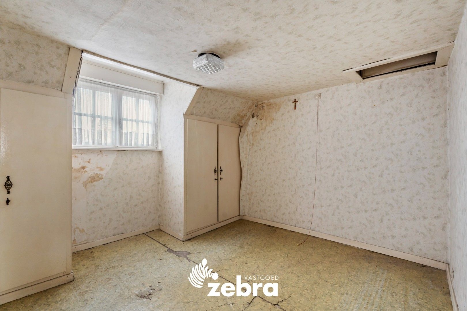 Te renoveren woning met 3 slaapkamers te Oostrozebeke! foto 17