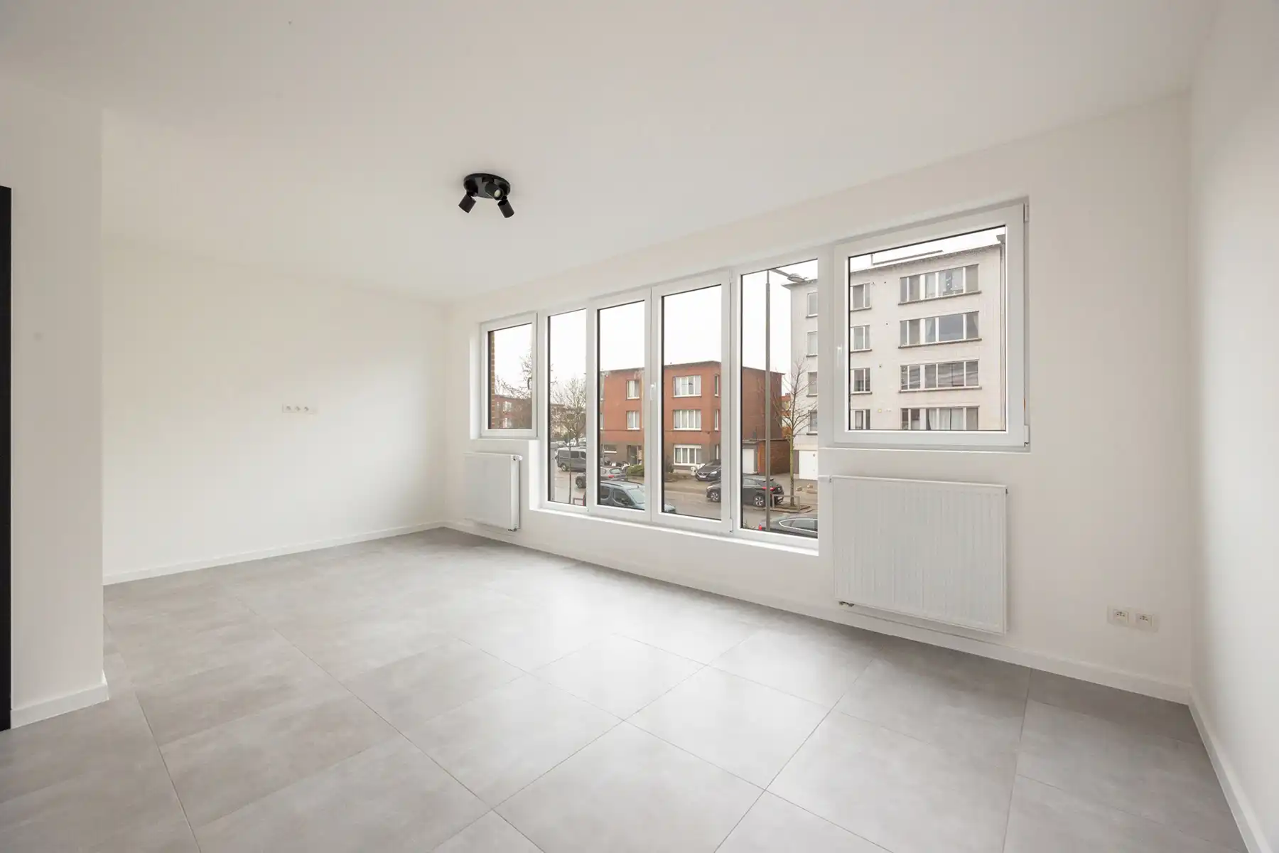 Totaalrenovatie (2025) met 3 slp, tuin en garage in Merksem foto 12