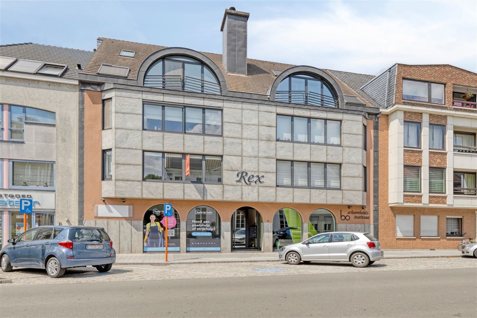 Gunstig gelegen appartement van ong 100 m2 met garage foto 2
